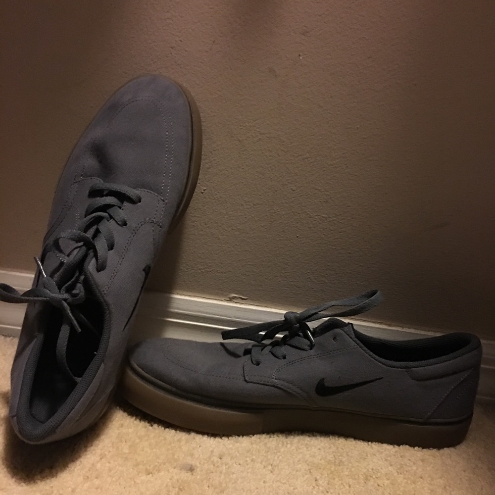 Nike sb worn once!